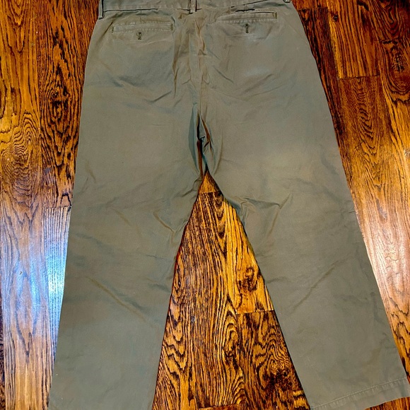 Banana Republic Emerson Chino Pants Olive Khakis Men's 36x30. - Picture 2 of 3